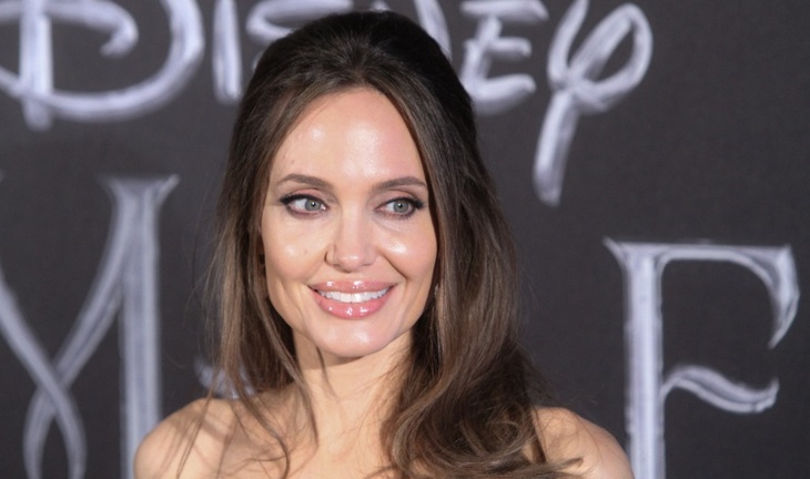 Анджелина Джоли продала картину-подарок Брэда Питта за рекордную сумму