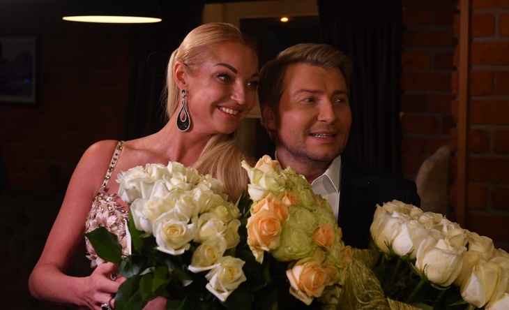 «Какая гадость»: в Сети обсуждают снимок целующихся Волочковой и Баскова