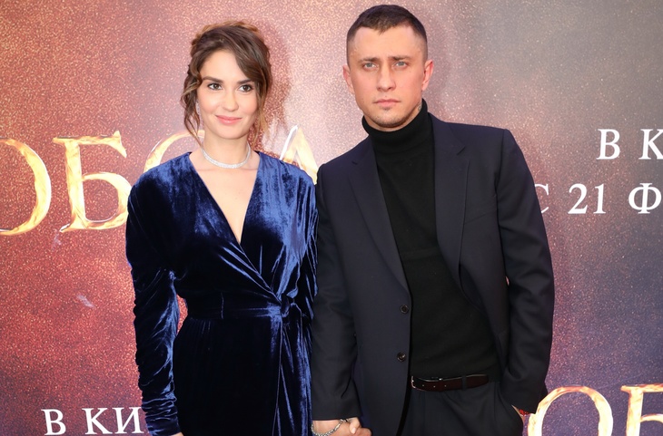 «Прилучный, как мог такую упустить?»: Агата похвасталась упругим бюстом в черном бра 