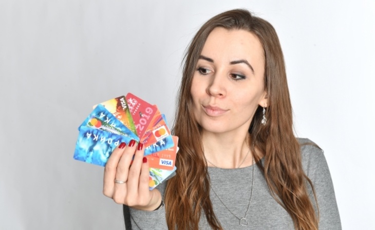Экономист об исчезновении пластиковых карт: «Тренд очень популярен»