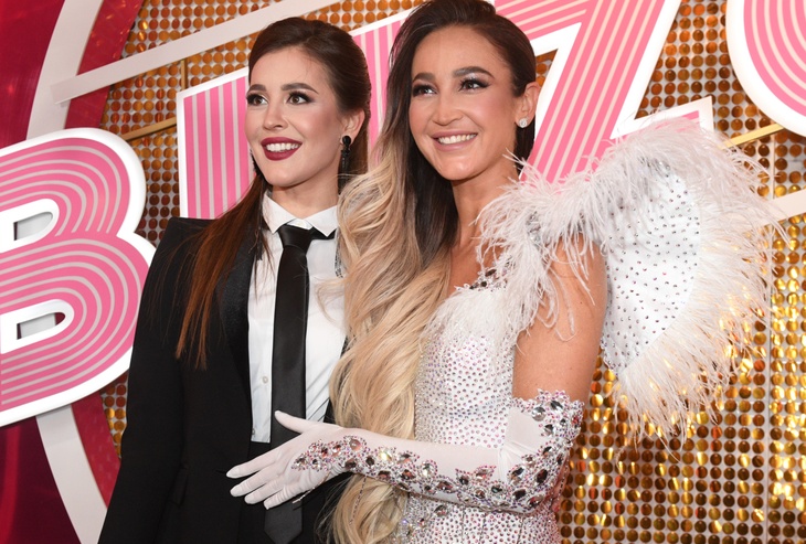 «Некрасиво враскорячку»: сестру Бузовой высмеяли за фото в купальнике 