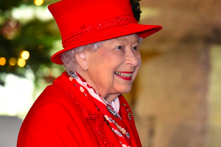 «Она не злится»: Елизавета II решила поддержать принца Гарри