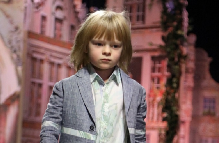 «Самый модный»: дефиле Саши Плющенко высоко оценили на показе детской одежды