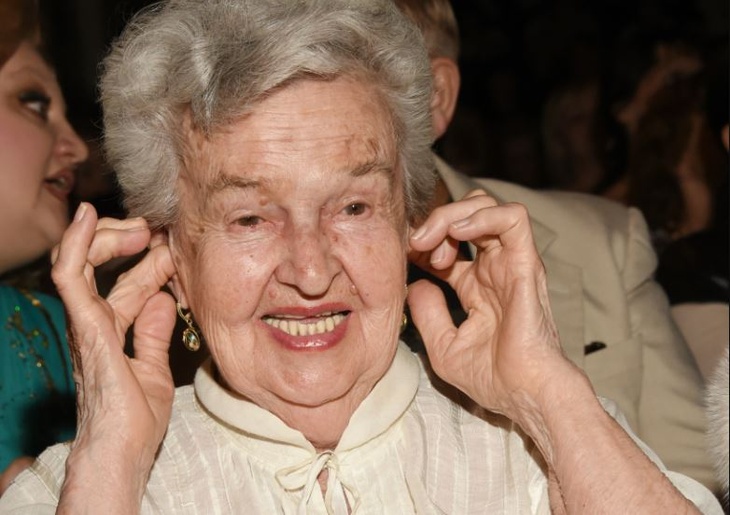 Заболевшая коронавирусом 95-летняя Людмила Лядова пошла на поправку