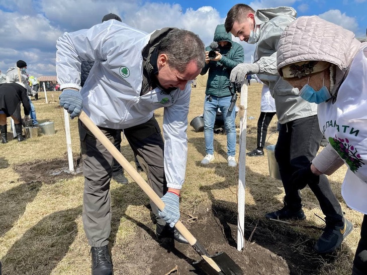 1300 деревьев вырастут в память героев в селе Илёк-Пенькова Белгородской области 1300 деревьев вырастут в память героев в селе Илёк-Пенькова Белгородской области