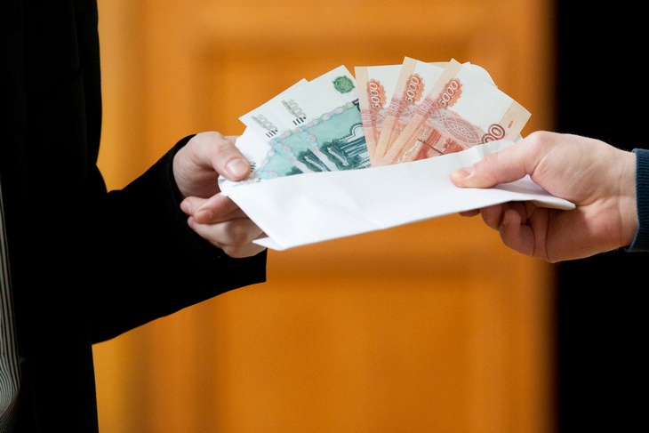 Не от хорошей жизни: эксперт – о том, почему в России распространены зарплаты «в конвертах»