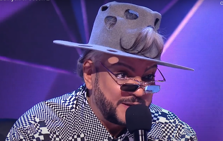 «Король остался в 90-х»: стилист оценила образы Киркорова в шоу «Маска»