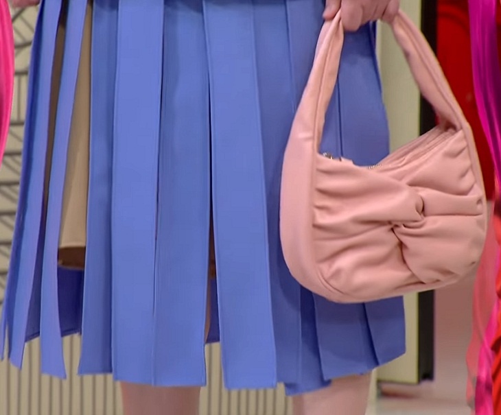 «Эпоха джаза и чарльстона»: Хромченко показала юбку, которая замечательно исправляет любую походку