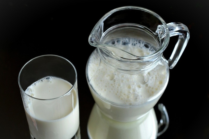 «Сгорают от онкологии»: Ковальков объяснил опасность молока для пожилых людей