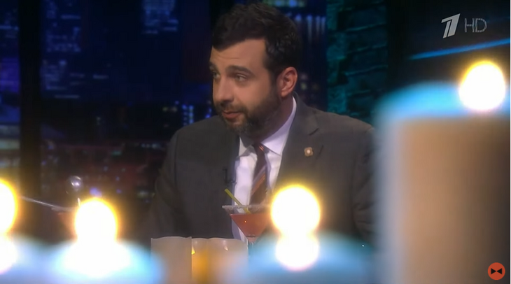 «Это был известный актер, я не буду называть его имени»: Ургант потроллил оскандалившуюся Проклову