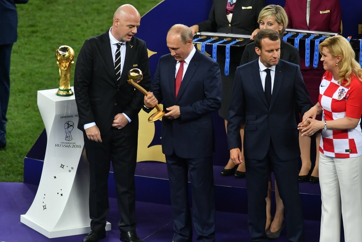 Песков мечтает увидеть Россию в финале ЧЕ, но у Путина на футбол пока нет времени