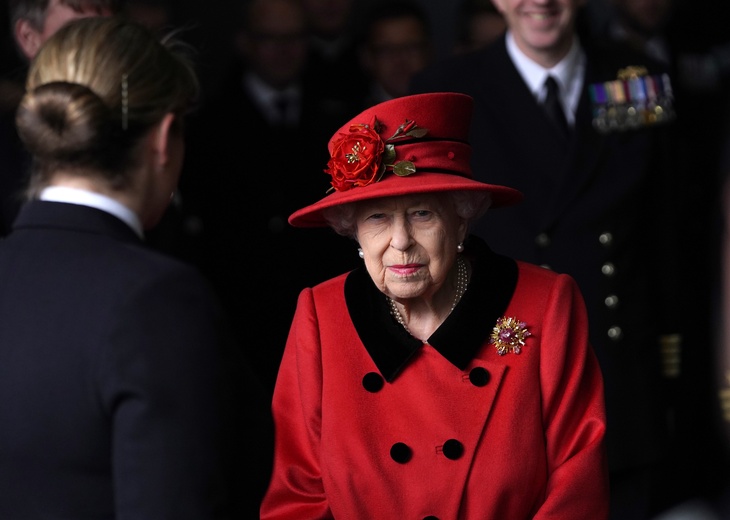 «Так же будет и для вас»: жалобы принца Гарри на детство глубоко ранили королеву Елизавету II