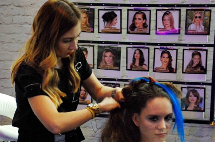 Даже хвост будет праздничным: парикмахер «Модного приговора» назвала актуальные аксессуары для волос
