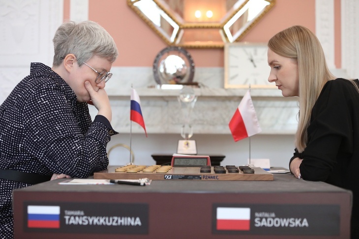 Матч чемпионата мира по шашкам среди женщин в Варшаве.