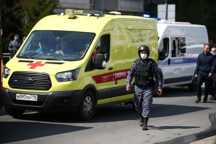 «Резаные раны и огнестрельные ранения»: подробности о пострадавших при стрельбе в Казани