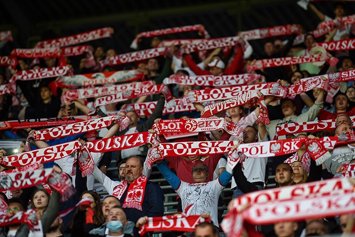 Поляки пытались освистать гимн России перед началом матча
