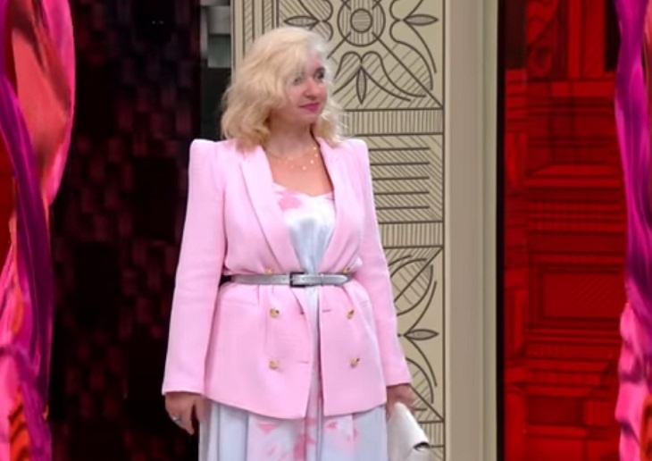 «Это тренд»: Васильев показал ультрамодный жакет с «плечом-седлом»