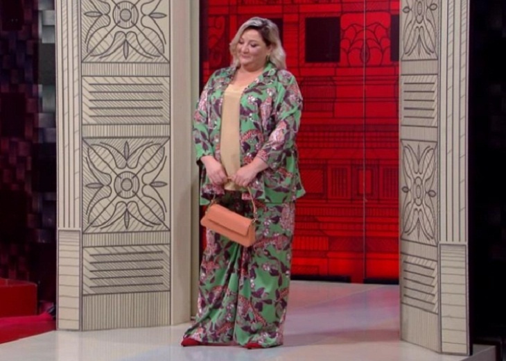 Смогла «утонуть» и выглядеть стройнее: Васильева восхитил костюм для полных в пижамном стиле