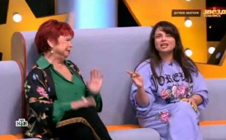 «Положено быть противным»: мамы Королевой достойно приняла обидную критику историка моды Васильева «Положено быть противным»: мамы Королевой достойно приняла обидную критику историка моды Васильева