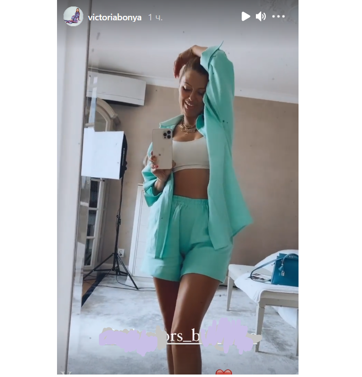 «Такой классный костюм»: Боня похвасталась загаром и стройными ногами в летнем наряде «Такой классный костюм»: Боня похвасталась загаром и стройными ногами в летнем наряде