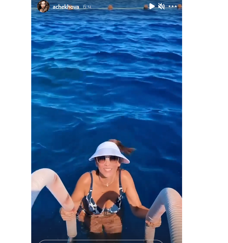 «Получила такой кайф!»: Чехова прокатилась на квадроцикле по пустыне в Египте