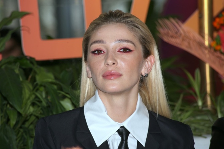 «Нам стало скучно»: Настя Ивлеева вcлед за Элджеем намекнула на их развод