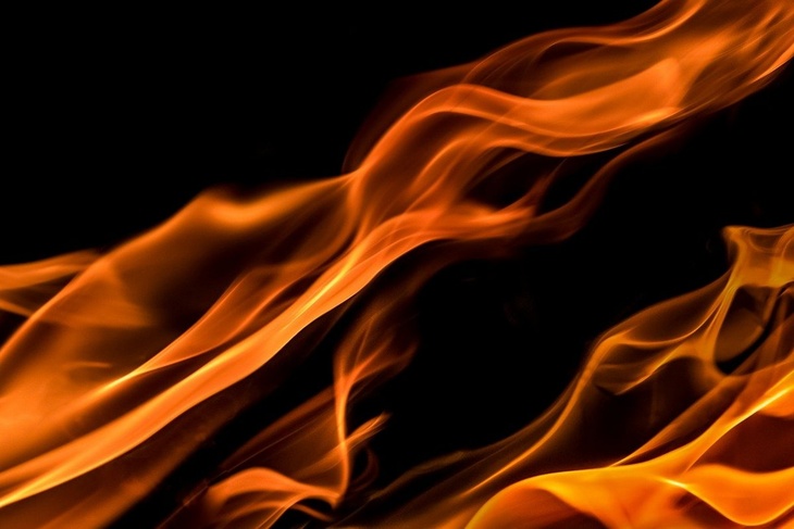 В Подмосковье женщина погибла, пытаясь сжечь машину мужа