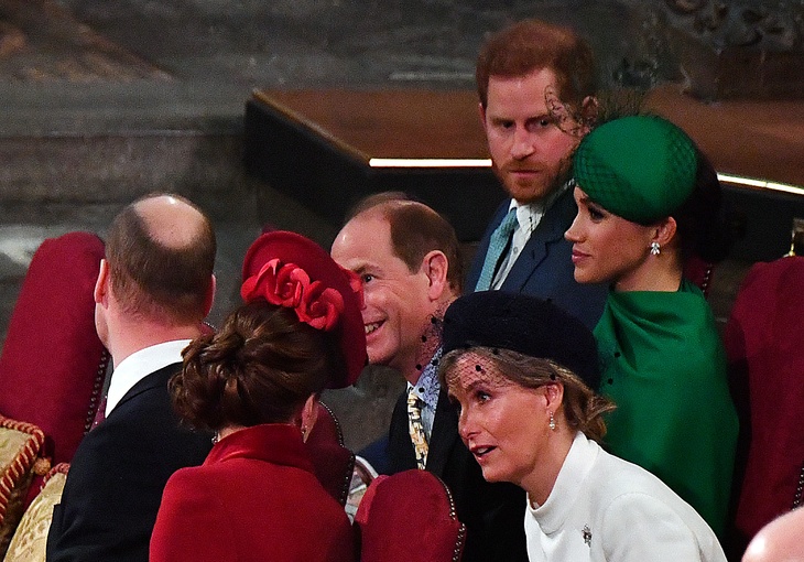 Кейт Миддлтон и принц Уильям постоянно созваниваются с принцем Гарри и Меган Маркл