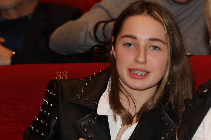 15-летняя дочь Волочковой позировала в черном бикини с нескромным лифом