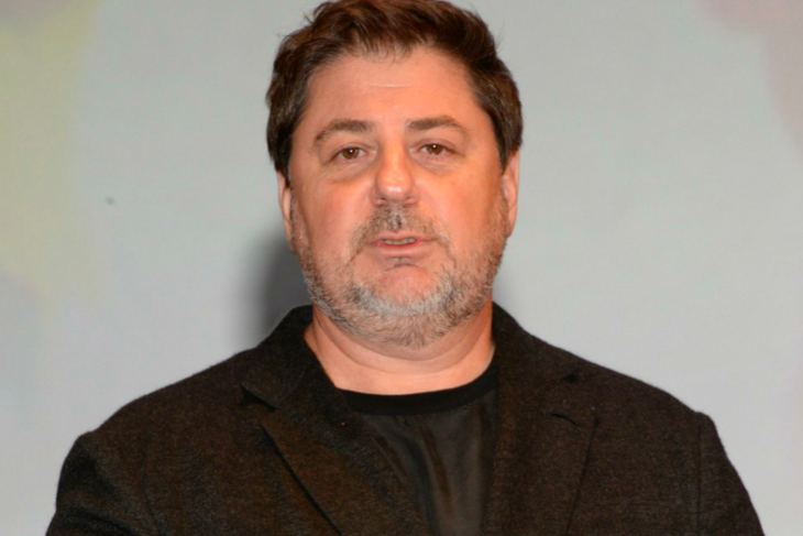 Молодая жена Цекало показала свои бесконечные ноги