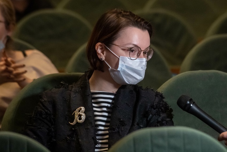 «На носу у вас очки, а в душе осень»: Брухунова показала свой самый стильный образ
