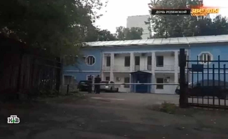 «Там все в камерах»: как выглядит клиника, в которой может находиться дочь Успенской