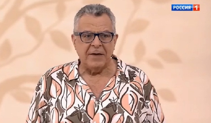 «Такая странная девочка»: отец Ивана Урганта рассказал о первом неудачном браке сына