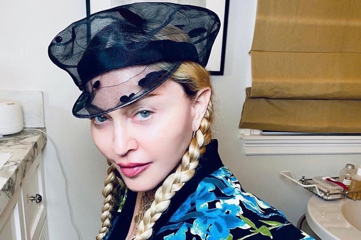 В Сети в шоке от «мультяшной пластиковой задницы» 63-летней Мадонны