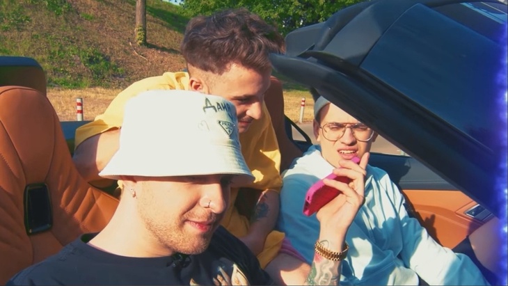 Егор Крид записал свой «самый худший трек» в панамке от Дани Милохина