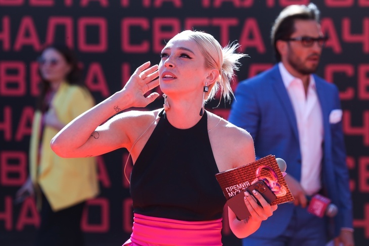 «Совсем другая»: Настя Ивлеева поразила подписчиков своим новым образом