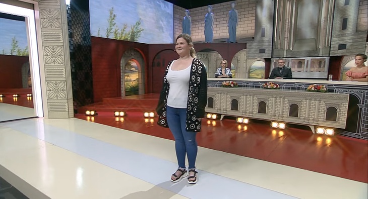 Хромченко показала самую модную кофту-коврик, которую можно связать самой Хромченко показала самую модную кофту-коврик, которую можно связать самой