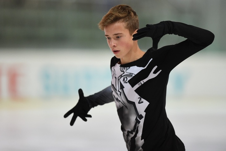 Илья Яблоков занял второе место в короткой программе на этапе юниорского Гран-при в Кошице