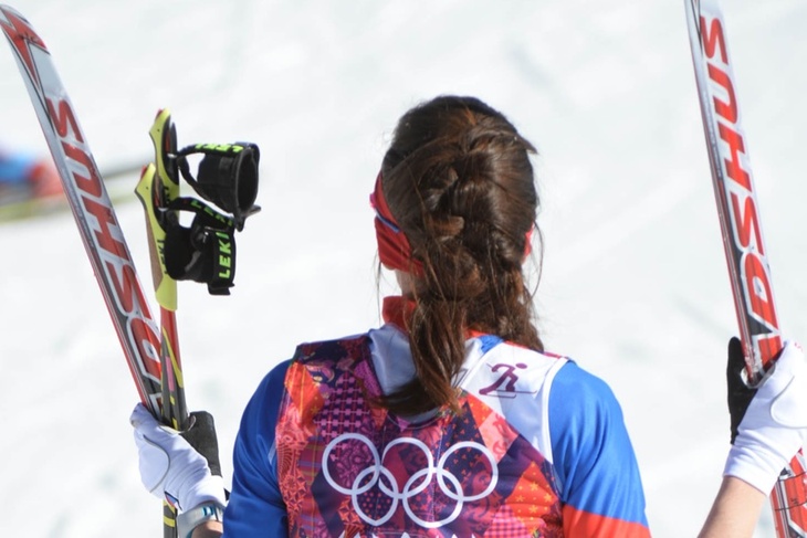 Лыжница Степанова показала на себе новые комбинезоны сборной России