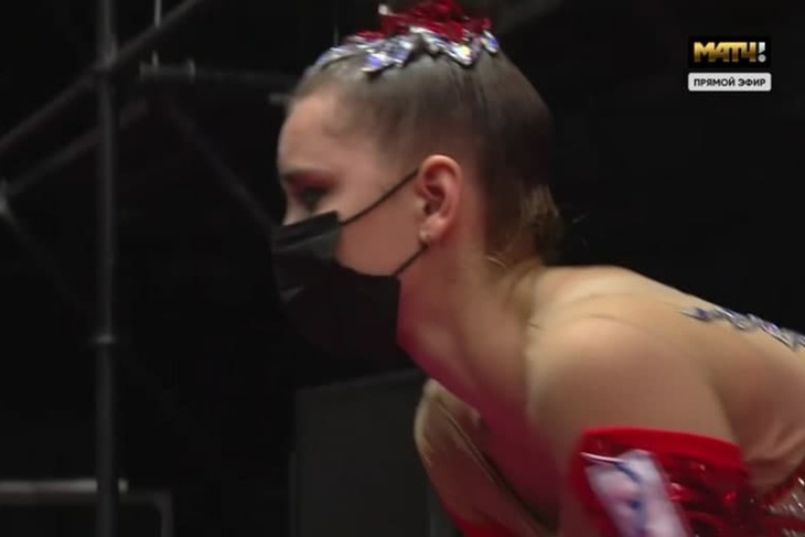 Снова засудили и унизили: Дина Аверина лишилась золота на ЧМ и попала в очередной скандал 