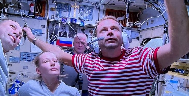 Занимаются физкультурой: Роскосмос выложил новые фото Пересильд и Шипенко с МКС