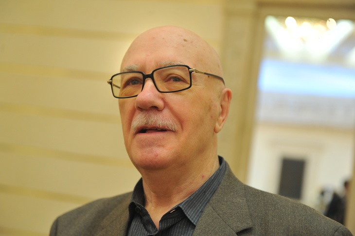 Леонид Куравлев написал свое имя на надгробии 