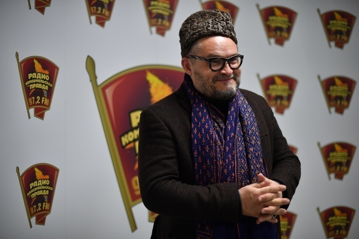 «20 лет долой»: Васильев показал молодящий костюм с актуальным жакетом