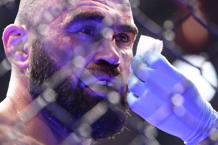Боец UFC Абдурахимов заявил, что не любит участвовать в боях, проводимых в США