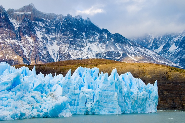 Иммунолог предупредил о неизвестных вирусах в тающих ледниках