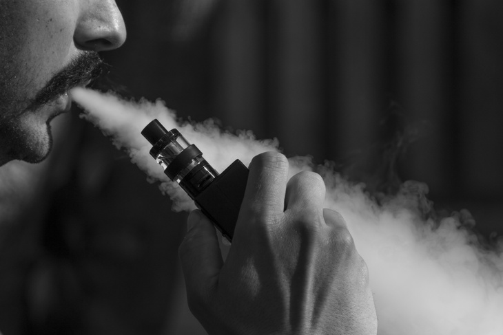 Что курим — непонятно: в электронных сигаретах обнаружили опасные химикаты