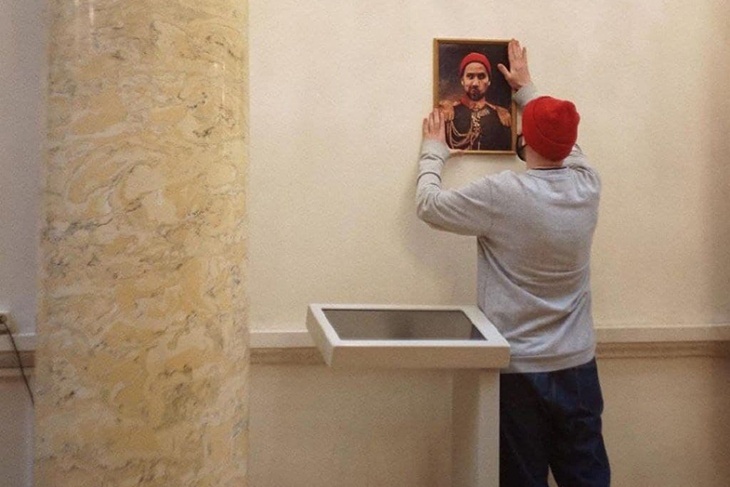 «Незаконный» экспонат: Эрмитаж обратился в прокуратуру из-за портрета