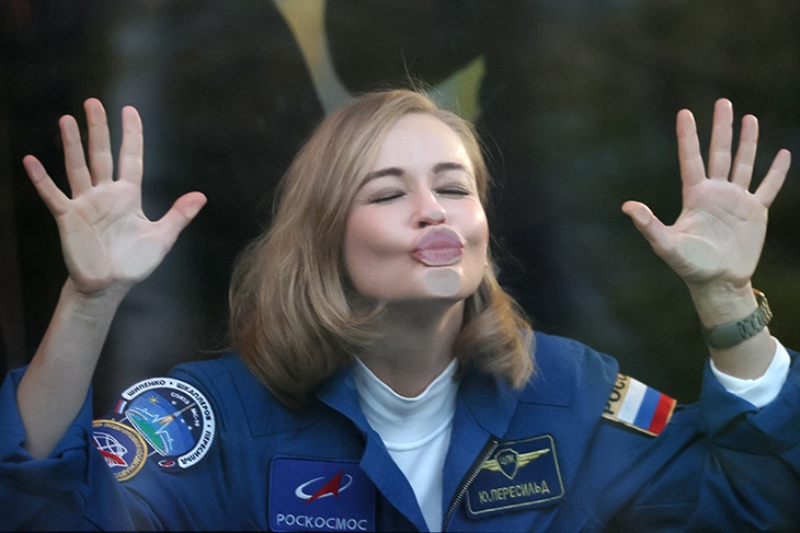 Юлия Пересильд увидит в космосе сюрприз от Алексея Учителя и детей