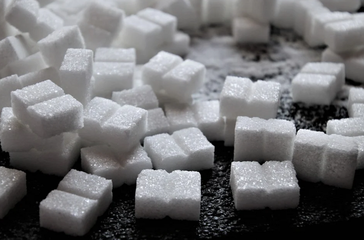 «Сахарное лицо»: врач назвала продукты, от которых появляются морщины