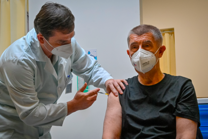 Иммунолог предрек суперволну коронавируса, которая продлится до весны